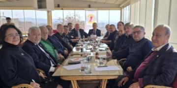 Türkiye Gazeteciler Federasyonu (TGF) ile Türkiye Gazeteciler Cemiyetleri Basın Vakfı yönetim kurulları, Nevşehir Gazeteciler Cemiyetlerinin ev sahipliğinde 2025 yılının son toplantısını gerçekleştirdi.