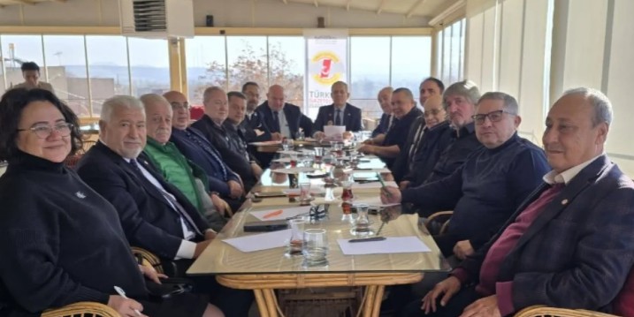 Türkiye Gazeteciler Federasyonu (TGF) ile Türkiye Gazeteciler Cemiyetleri Basın Vakfı yönetim kurulları, Nevşehir Gazeteciler Cemiyetlerinin ev sahipliğinde 2025 yılının son toplantısını gerçekleştirdi.