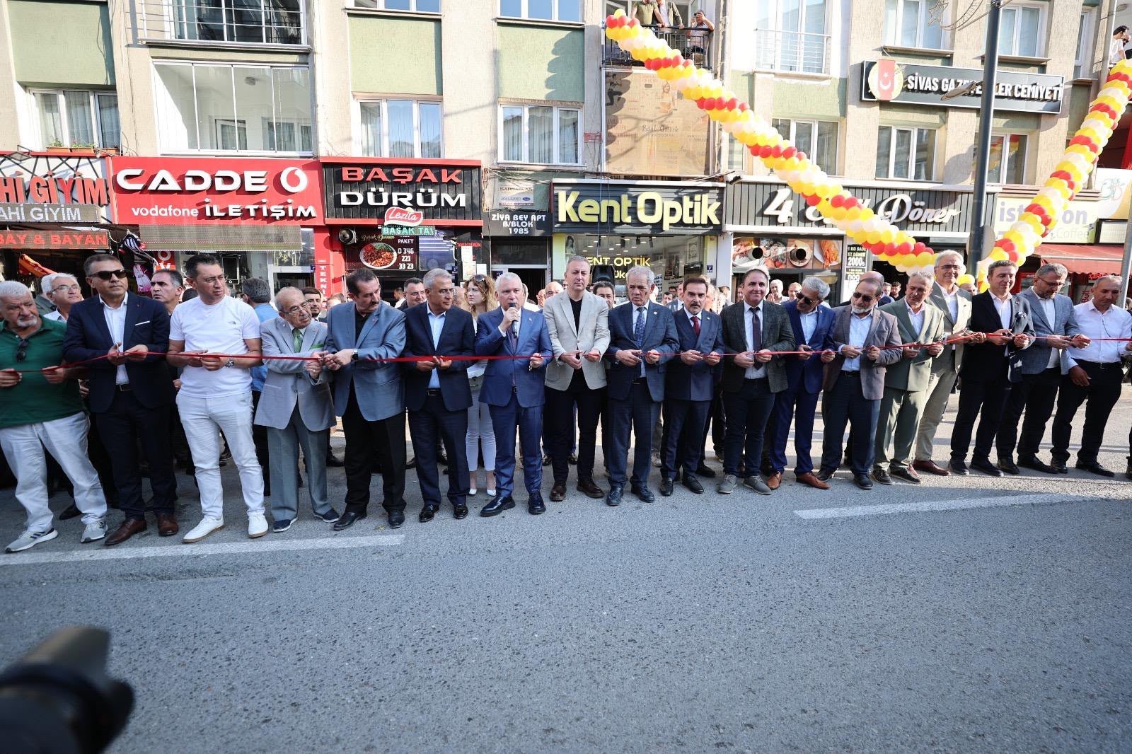 TGF Genel Başkanı Yılmaz Karaca ve ekibi de katıldı; Sivas Gazeteciler Cemiyeti yeni hizmet binası törenle açıldı.